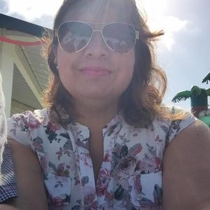 Meet your Posher, Deissi